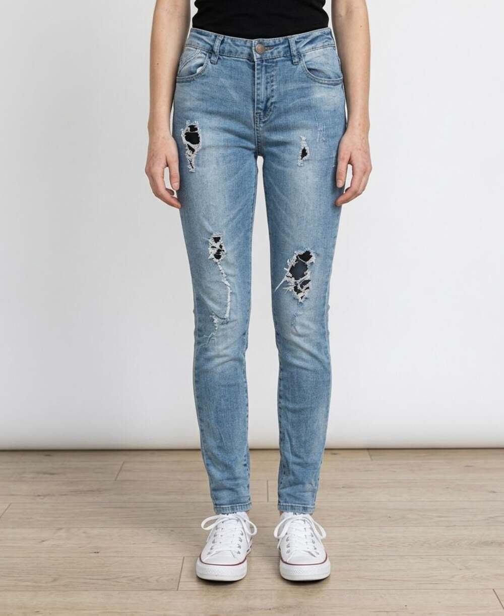 Bebe Women's Blue Distressed Skinny Jeans W26